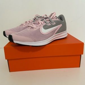 Girls Nike downshifter grade school